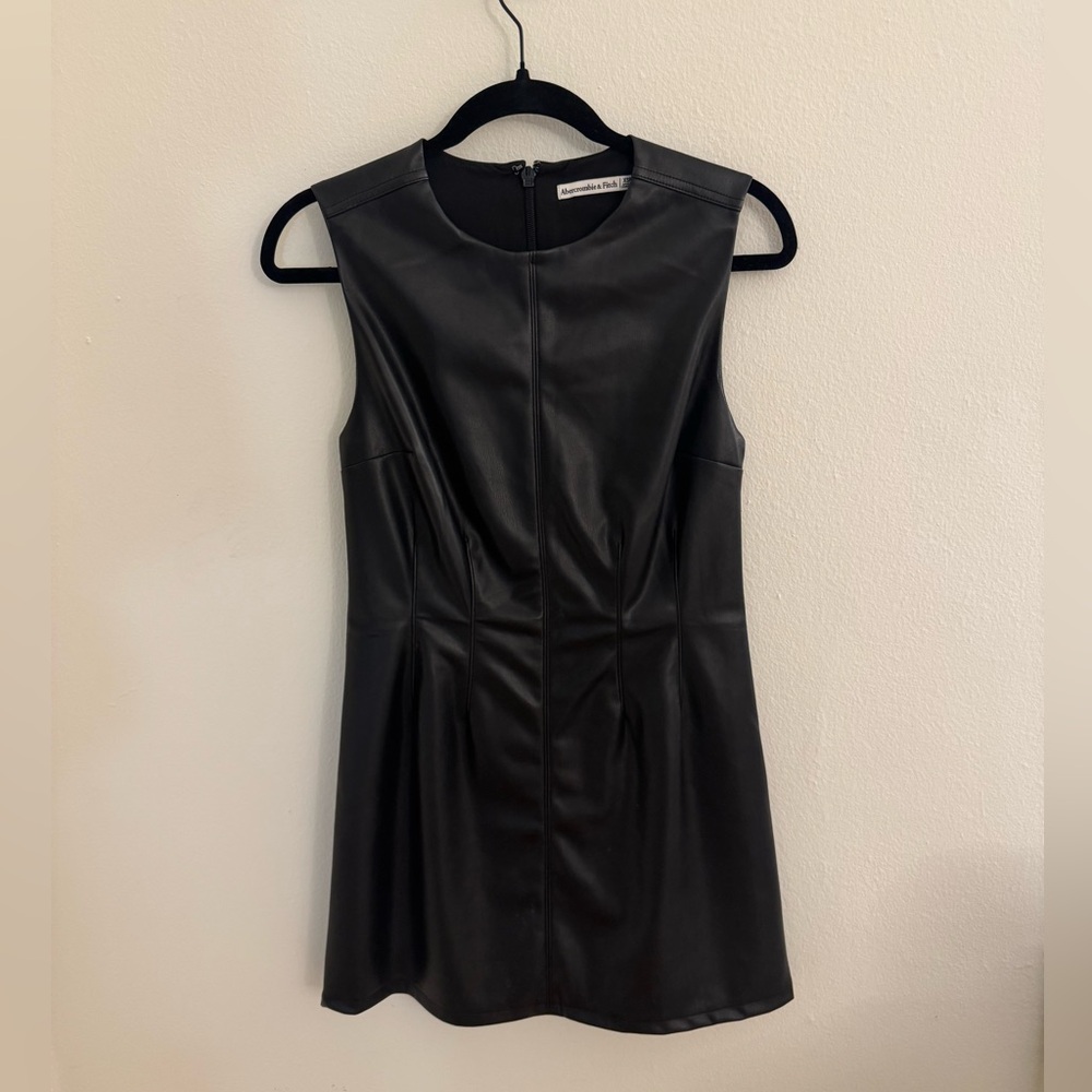 Abercrombie & Fitch Black Faux Leather Mini Dress in Size XSmall Petite